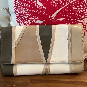 Charles and Keith Clutch